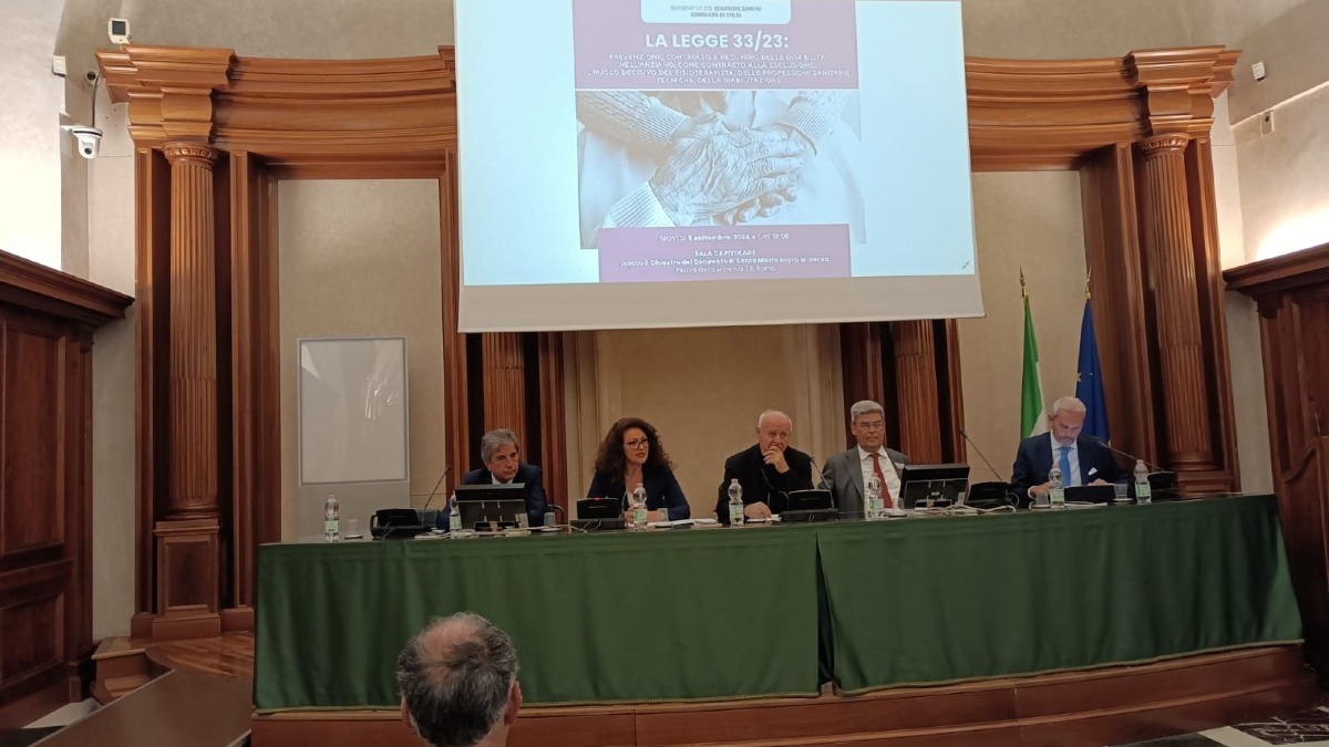 Legge 33/23: come si reinventa una società a misura di anziano 