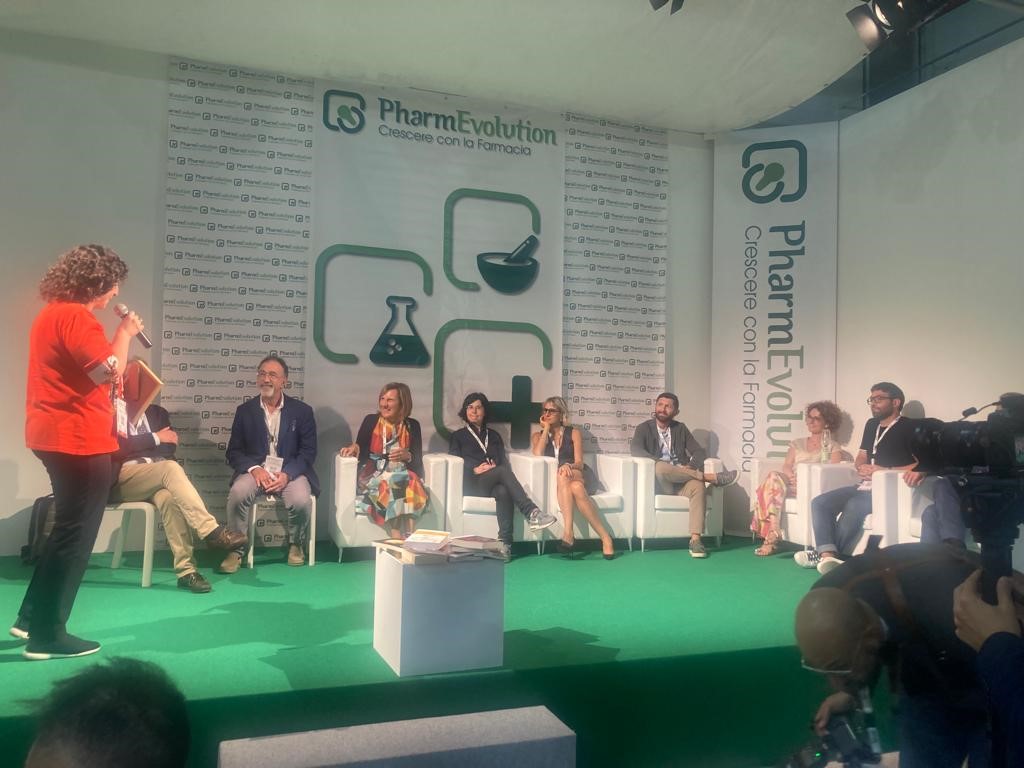 PharmEvolution 2023 porta i farmacisti scrittori sul palco.  La farmacia fonte inesauribile di ispirazione: ecco perché 